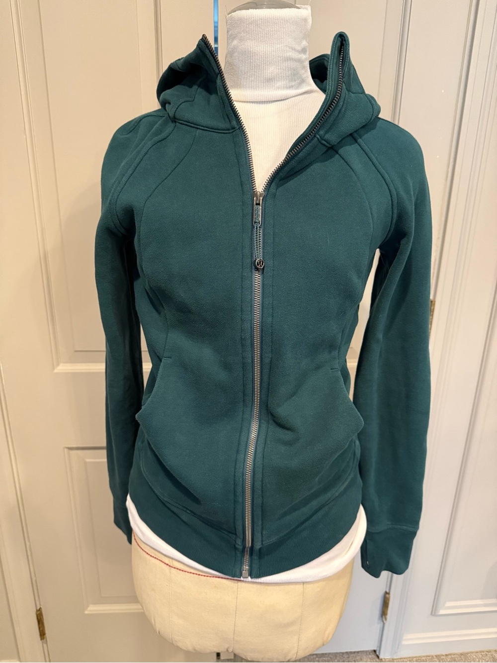 Lululemon Women’s Scuba Teal Green Hoodie Zip Jacket Sz 6